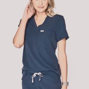 FIGS Catarina One-Pocket Scrub Top, Dark Harbor, M